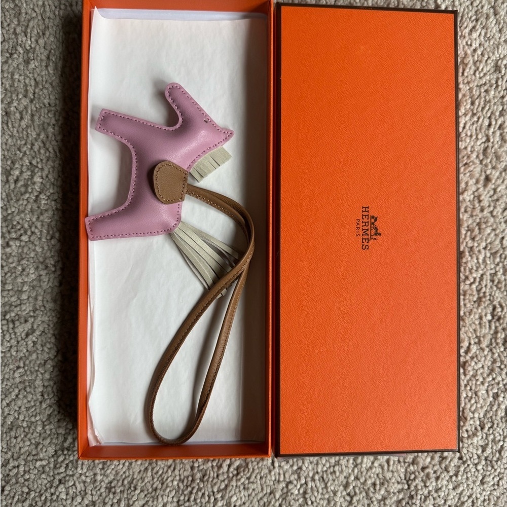 Hermès Rodeo PM Charm, Maive Sylvestre / Craie / Chai
